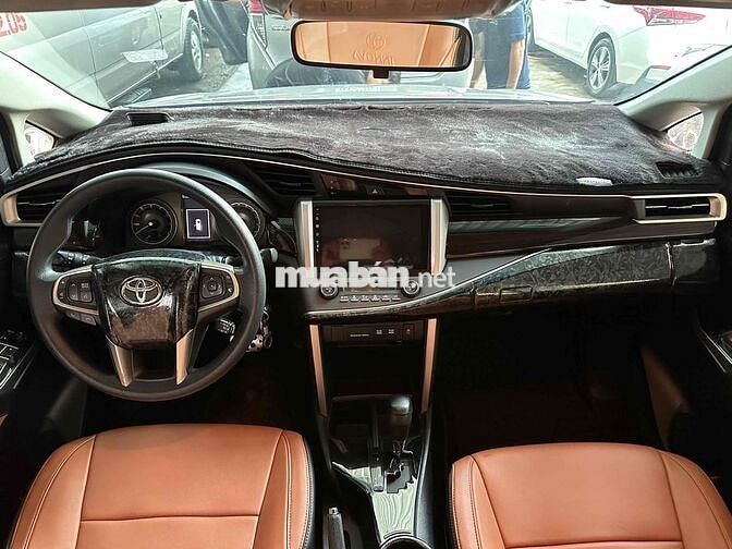Toyota Innova 2.0G AT 2018 98000km Nâu