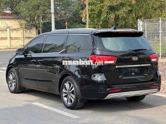 KIA Sedona Dầu 2017 Tự động Đen