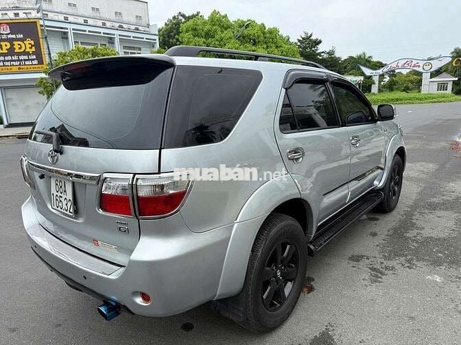 Toyota Fortuner 2009 Số sàn Bạc