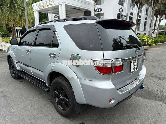 Toyota Fortuner 2009 Số sàn Bạc