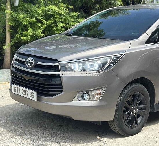 Toyota Innova 2.0G AT 2018 98000km Nâu