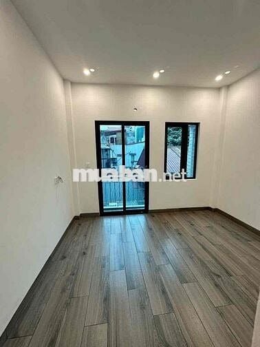 Ô tô đỗ phố Vĩnh Hưng 46m2 x5T giá 7.3 tỷ sổ đỏ CC có TL bao QH
