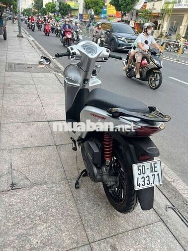 Honda Vision Cao cấp 2023 Bạc Đã sử dụng