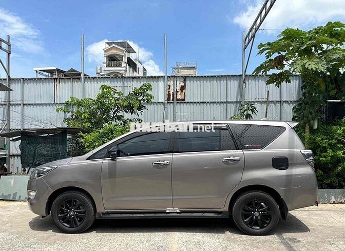 Toyota Innova 2.0G AT 2018 98000km Nâu