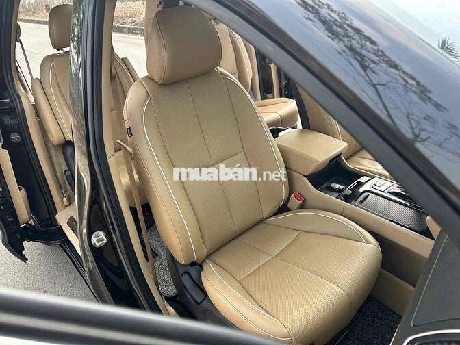 KIA Sedona Dầu 2017 Tự động Đen