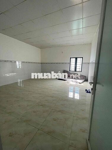 nhà 2 tầng 3 phòng ngủ 2wc có phòng ngủ tầng trệt, gần trường Kim Đồng