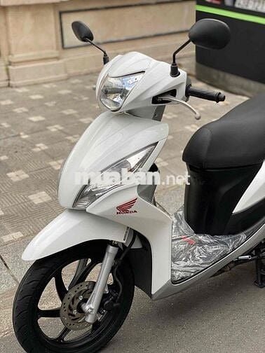 Honda Vision Fi Trắng máy rin êm ,sạch đẹp