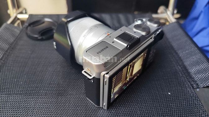 THANH LÝ MÁY ẢNH FUJIFILM X-A3 – NGOẠI HÌNH NHƯ MỚI