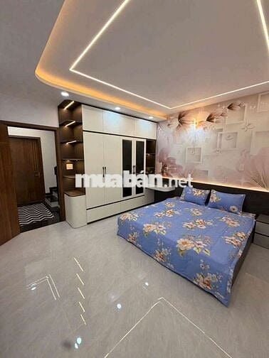 Nhà có thang máy đường số 5 bình long nguyễn sơn nối dài 4x16m 4 lầu.