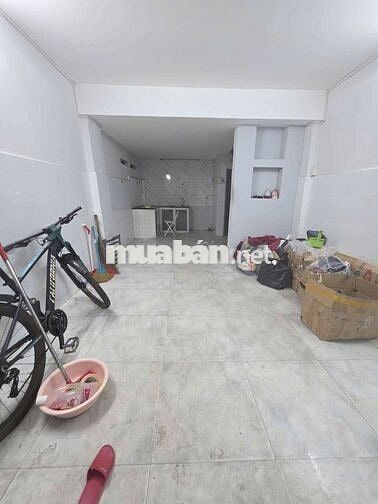 chính chủ cho thuê nhà 2pn , 2wc - mới sơn , có máy lạnh : 9tr , cọc 1