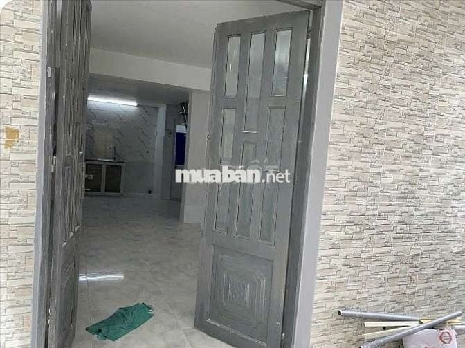 chính chủ cho thuê nhà 2pn , 2wc - mới sơn , có máy lạnh : 9tr , cọc 1