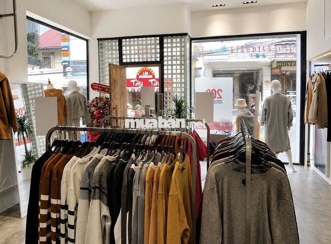 Cho thuê mặt bằng thương mại 3 mặt tiền 
