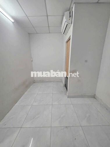 chính chủ cho thuê nhà 2pn , 2wc - mới sơn , có máy lạnh : 9tr , cọc 1