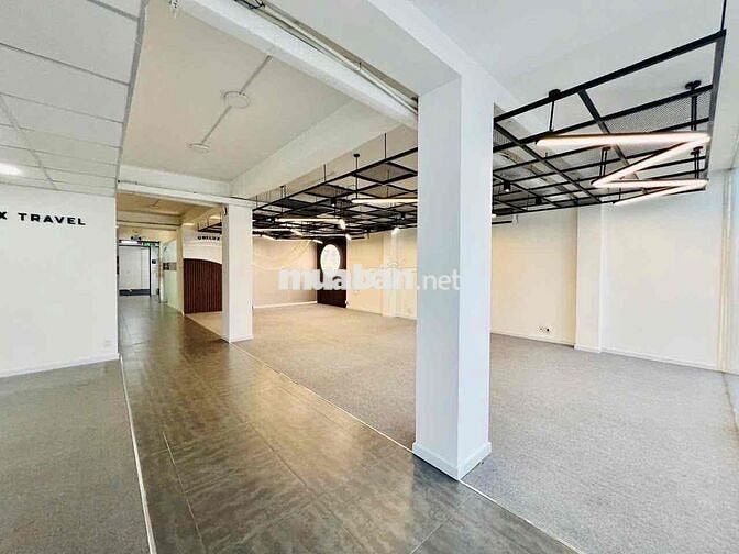 Cho thuê VP Nguyễn Xí 150m2, lót thảm, sẵn fitout, vào làm được ngay