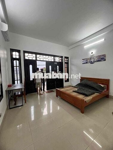Nguyên căn ở kho B thị trấn nhà bè 4 phòng ngủ giá 10tr