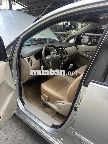 Toyota Innova 2014 7 chỗ Sàn Xăng Bạc