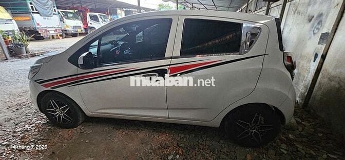 Chevrolet Spark 2018 Trắng 5 chỗ