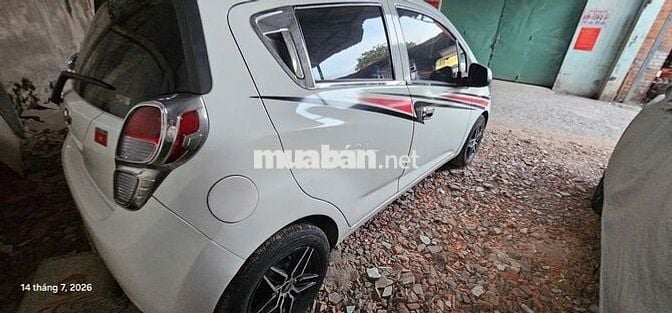 Chevrolet Spark 2018 Trắng 5 chỗ