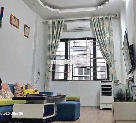 gần phố Bạch Mai 30m2x5T giá nhỉnh 5 tỷ sổ CC có TL bao QH