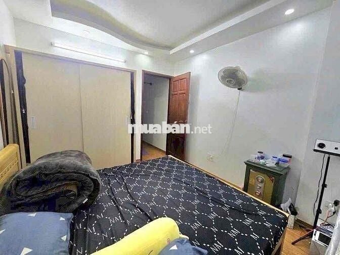 gần phố Bạch Mai 30m2x5T giá nhỉnh 5 tỷ sổ CC có TL bao QH