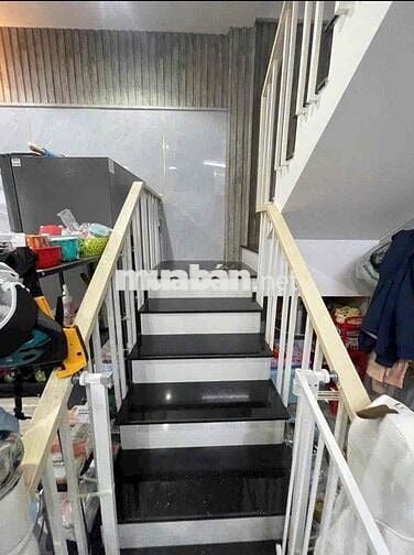 Nhà 2 lầu 3 phòng hẻm Lê Anh Xuân