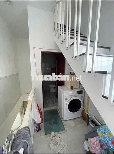 Nhà 2 lầu 3 phòng hẻm Lê Anh Xuân
