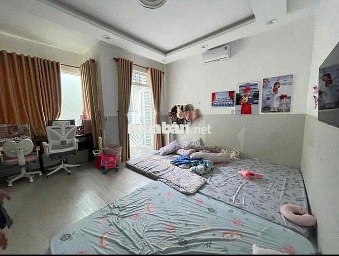 Nhà 2 lầu 3 phòng hẻm Lê Anh Xuân