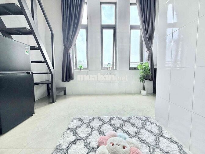 PHÒNG CÓ GÁC CỬA SỔ TRỜI SIÊU THOÁNG NGAY SÂN VẬN ĐỘNG PHÚ THỌ