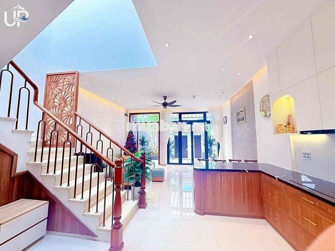 173CHO THUÊ NHÀ ĐẸP HIỆN ĐẠI 3PN – KHÔNG GIAN SANG TRỌNG, SÂN ĐẬU Ô TÔ