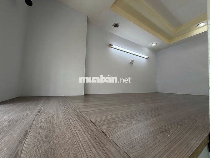 Duplex bancol cửa sổ trời thoáng sạch sẽ giá rẻ