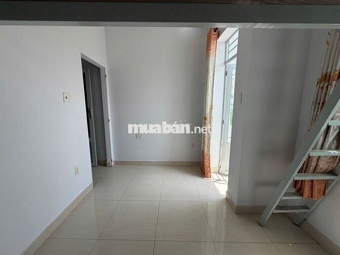Duplex bancol cửa sổ trời thoáng sạch sẽ giá rẻ