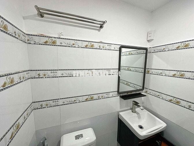 Nhà 1 Trệt 1 lửng . Có Sẵn Nội Thất