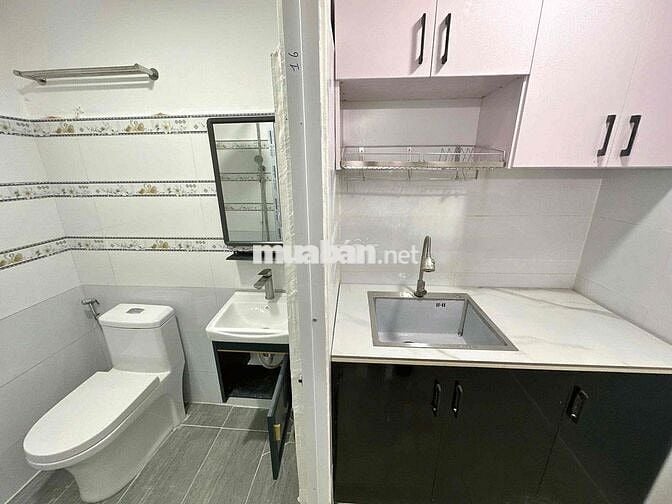 Nhà 1 Trệt 1 lửng . Có Sẵn Nội Thất