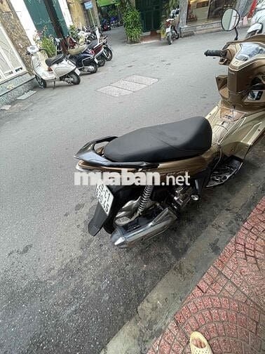 Honda Air Blade Vàng đồng 20000 km
