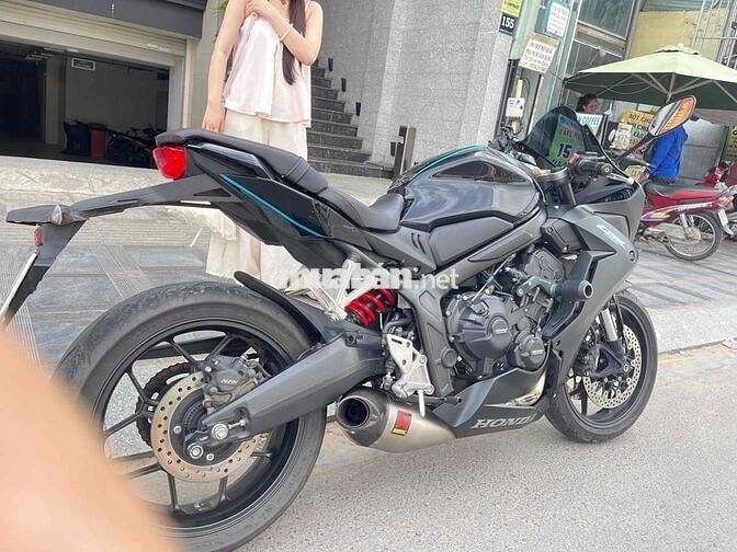 Honda CBR650RR ĐK đầu 2024 Đen 8000 km