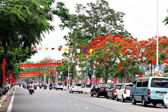 Bán nhà Mặt đường phố Tô Hiệu đoạn đẹp - Phố kinh doanh