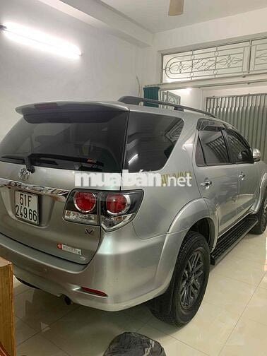 Toyota Fortuner 2.7V 2015 Bạc 93000 km