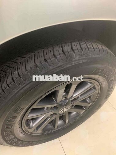 Toyota Fortuner 2.7V 2015 Bạc 93000 km