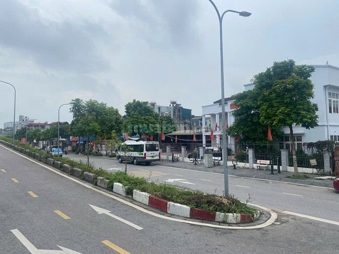 Mặt Phố Phúc Lợi – Long Biên , 133/300 M2 – Đất – M T 10.8 M  Giá 27.7