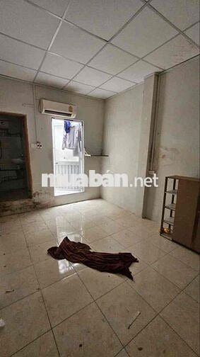 Hot, Bán gấp Nhà riêng Hoàng Văn Thụ TBình sát Sân Bay, 40m2, 2T 5ty5