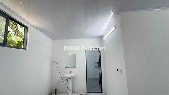 cần bán gấp nhà mới xây giá 1t3xx