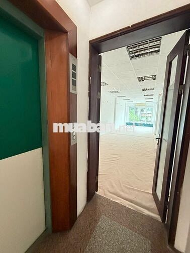 Sàn VP 16 Nguyên Hồng giá rẻ 65 m2, 9 triệu có Thang máy