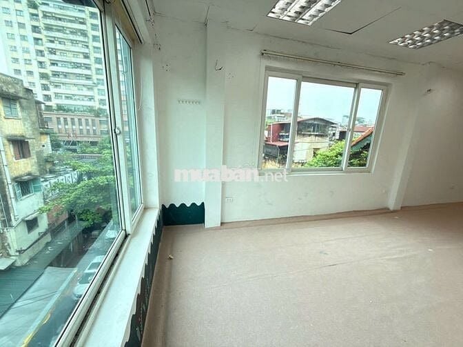 Sàn VP 16 Nguyên Hồng giá rẻ 65 m2, 9 triệu có Thang máy