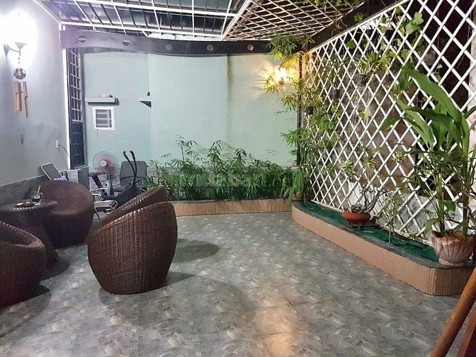 Thuê nhà nguyên căn hoặc Cố nhà, DT 91m2 hẻm ô tô - Âu Dương Lân P3 Q8