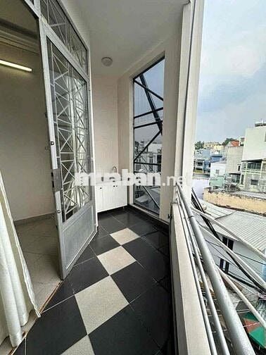 DẠNG 1 PHÒNG TÁCH BẾP CÓ BAN CÔNG NGAY SÂN VẬN ĐỘNG PHÚ THỌ
