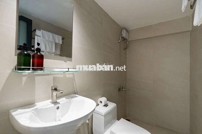 Cho thuê căn hộ 40m2 gần Hồ Con Rùa,ĐH Kinh Tế,UEH có ban công Quận 1