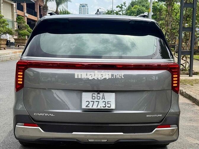Kia Carnival 2024 2.2D Signature 7S Xám Ánh Kim