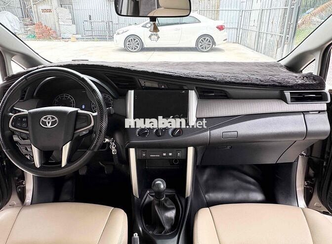 Toyota Innova E 2018 Số sàn 90.000 km còn quá đẹp
