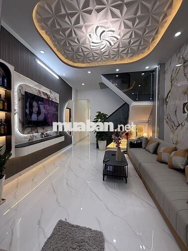 Nhà Đẹp Quận 7 - Hẻm Xe Tải gần Nhà - 4PN có Phòng Trệt - Hoàn công đủ