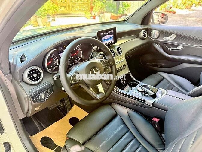 Mercedes-Benz GLC300 4Matic 2017 Trắng